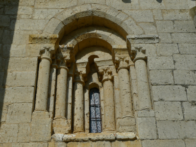 Ermita de Las Fuentes (Amusco). Fiestra lateral