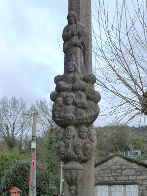Crucero de Baldomar. Representación de las ánimas en el pie del fuste