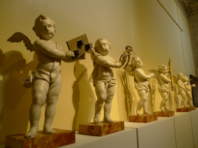 Ángeles, parte del monumento de Jueves Santo de Xosé Ferreiro en la iglesia de San Martín Pinario