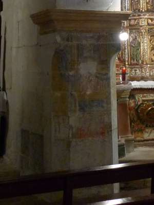 Intervención artesanal en una pilastra de la iglesia del Salvador de Pozancos