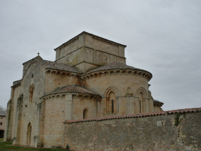Vista de la iglesia de Santa Eufemia de Cozollos, en Olmos de Ojeda
