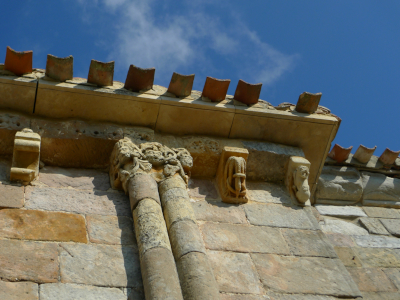 Canzorros na igrexa dos santos Juan e Basilisa en Rebolledo de la Torre (Burgos)